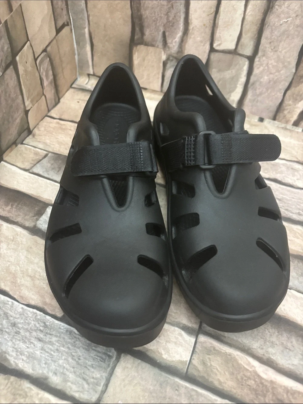 OOFOS OOcandoo recovery sandals in black size men’s 6/women’s 8